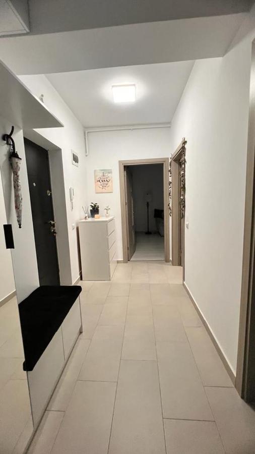 One Apartment Militari Bukares Bagian luar foto