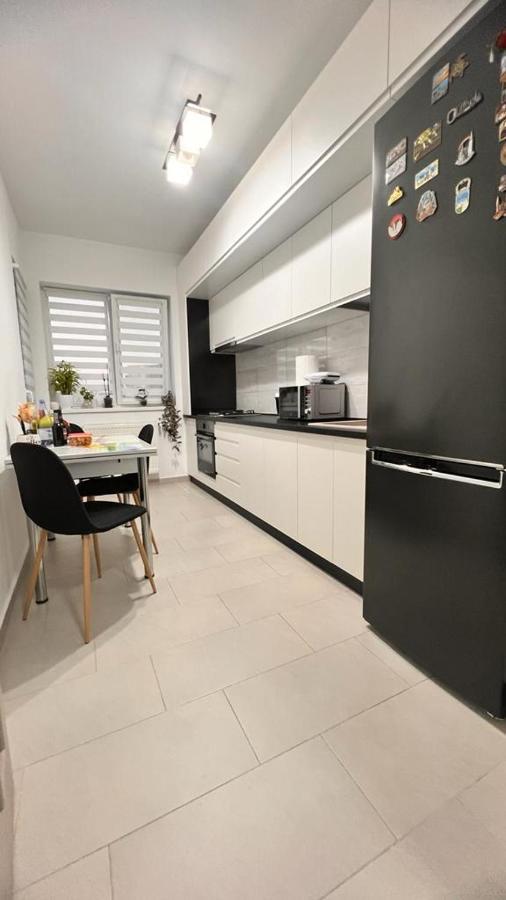 One Apartment Militari Bukares Bagian luar foto