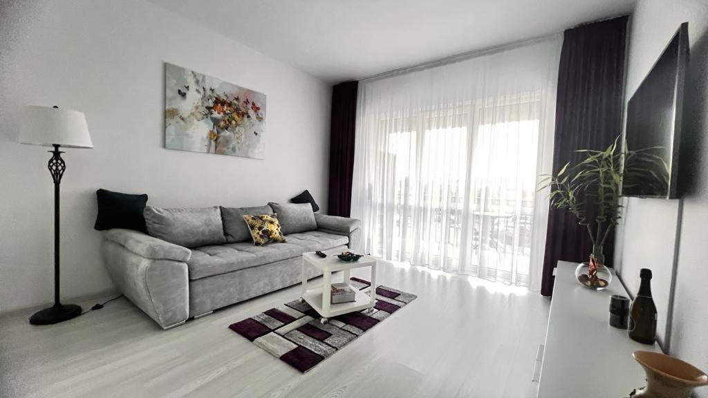 One Apartment Militari Bukares Bagian luar foto