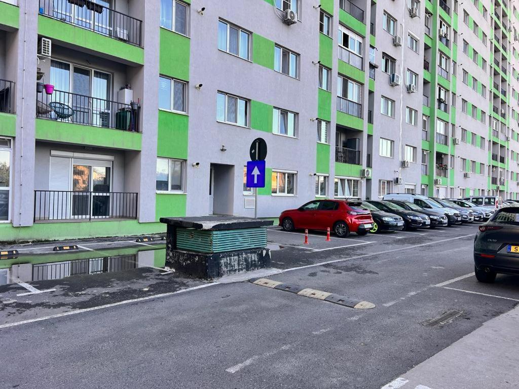 One Apartment Militari Bukares Bagian luar foto